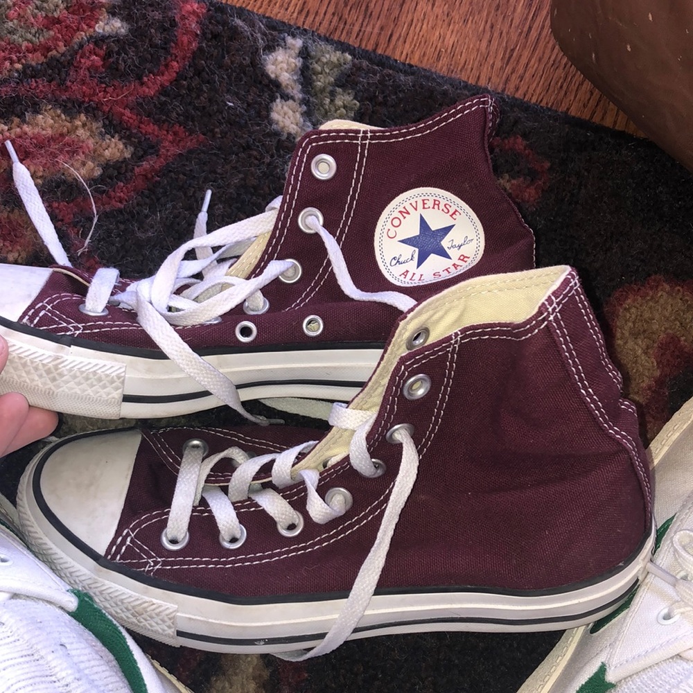 Maroon high top converse